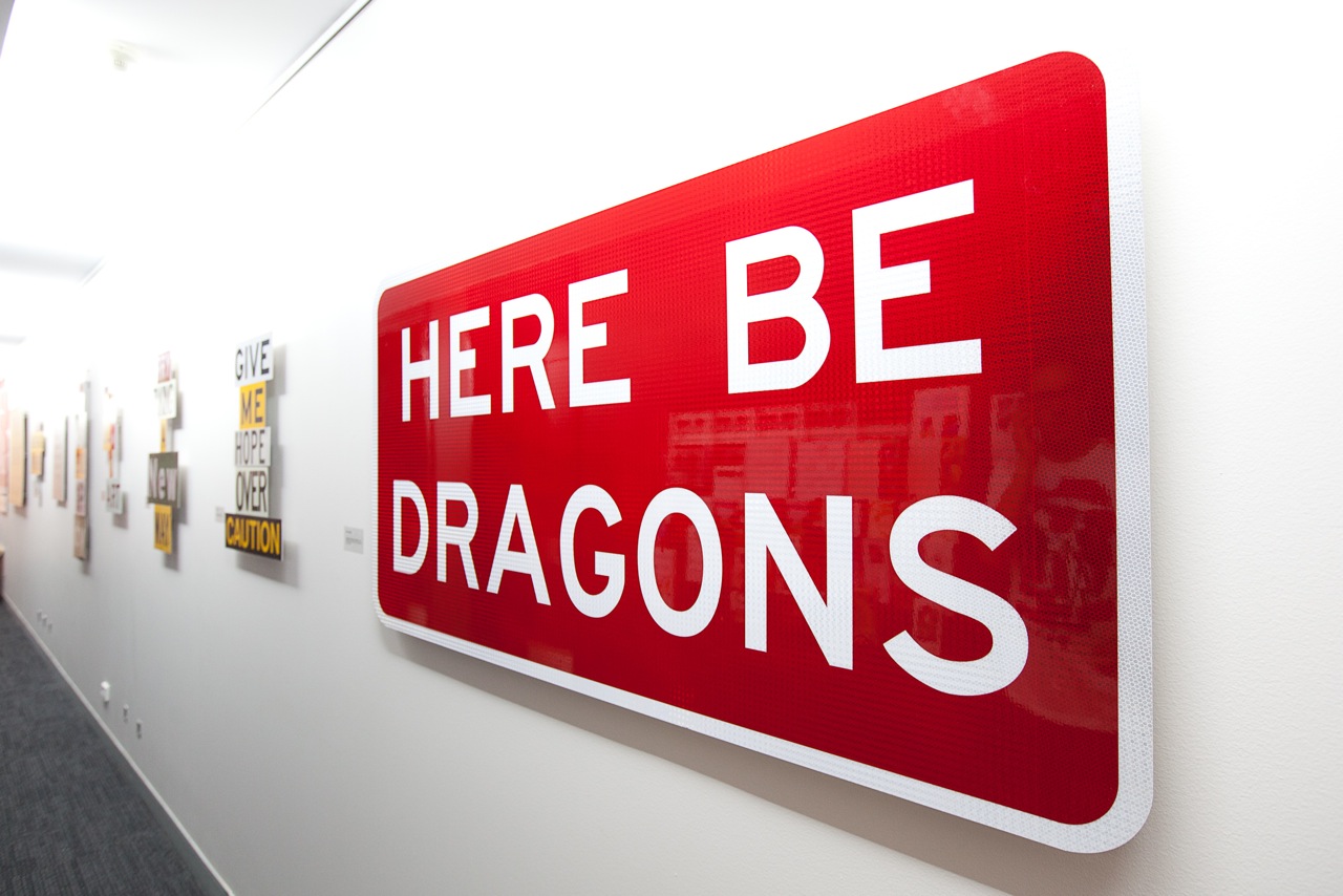 Red-Gal-exhibn-Sean-Young-photo-6